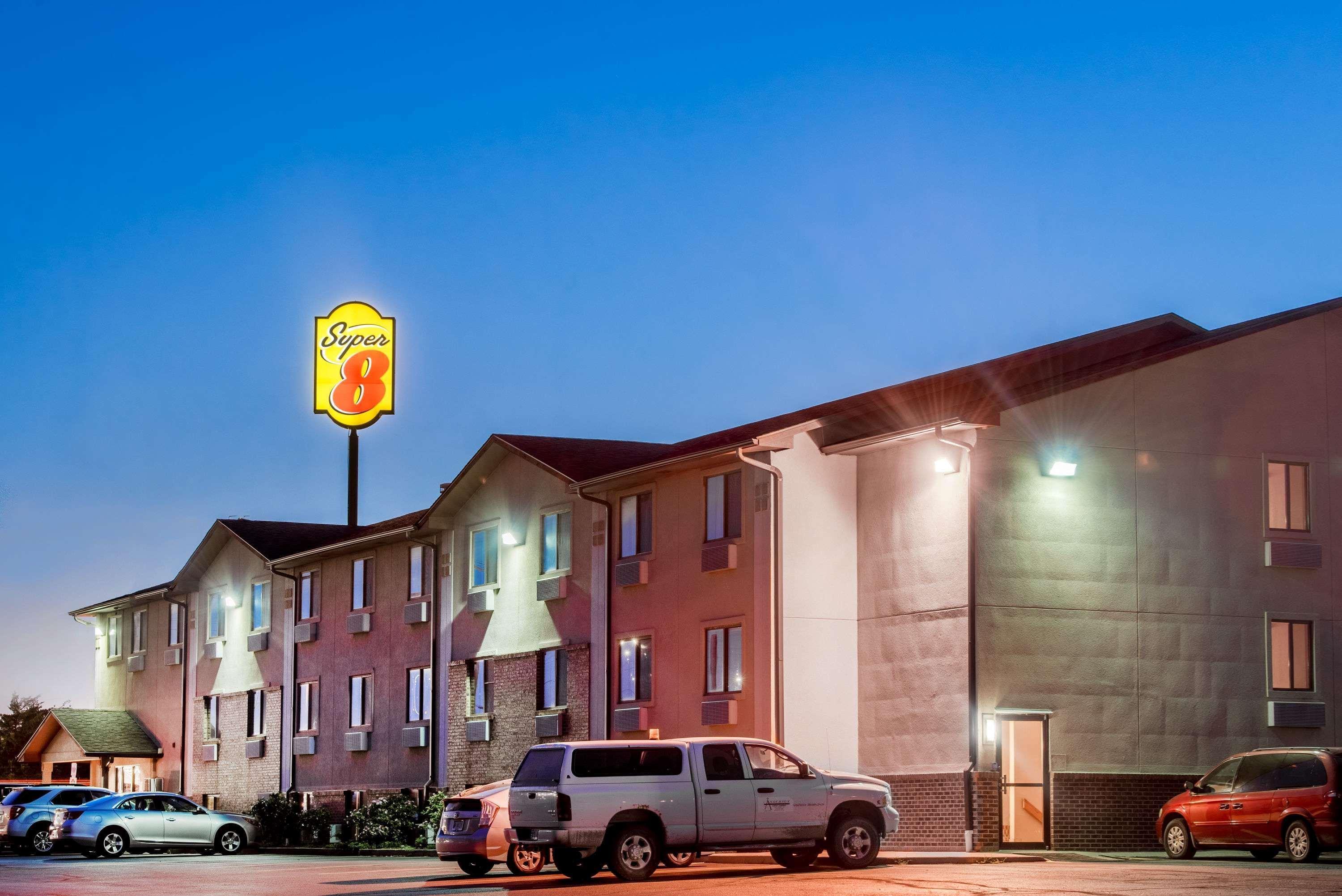 Hotel Super 8 By Wyndham Abilene Ks Zewnętrze zdjęcie